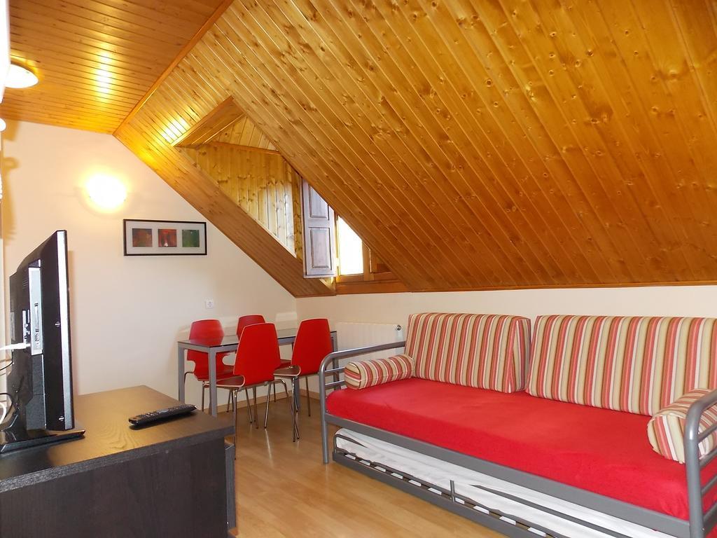 Apartamentos Fidalgo Sandiniés Buitenkant foto