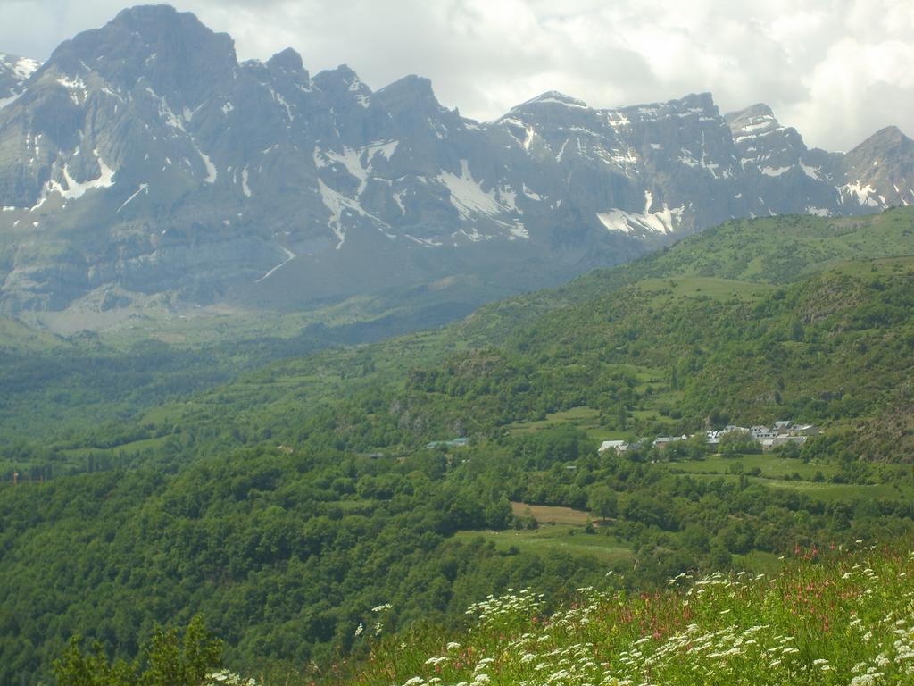 Apartamentos Fidalgo Sandiniés Buitenkant foto